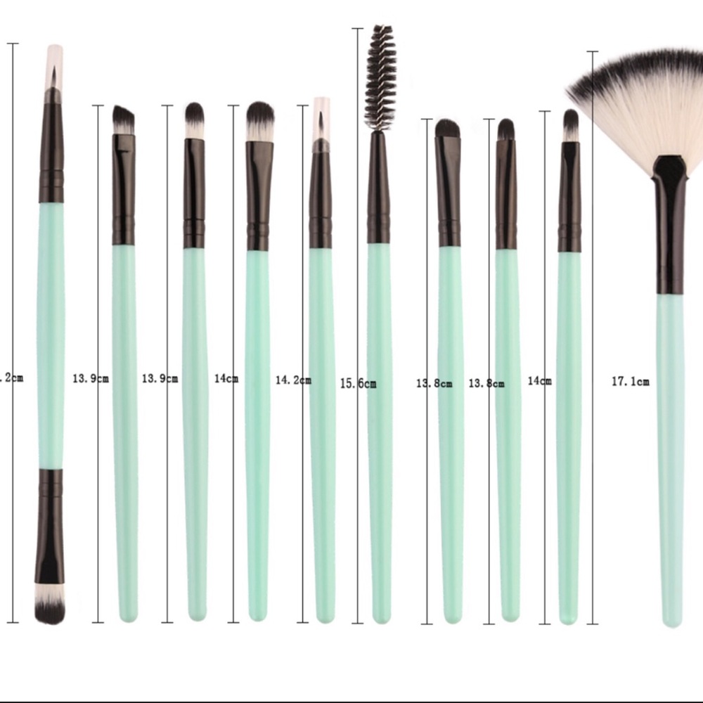 SOLD OUT! 18pc w/Travel Bag Makeup Brush Set - Picture 6 of 8